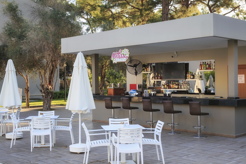 Kimeros Park Holiday Village — Restaurant & bars in Kemer