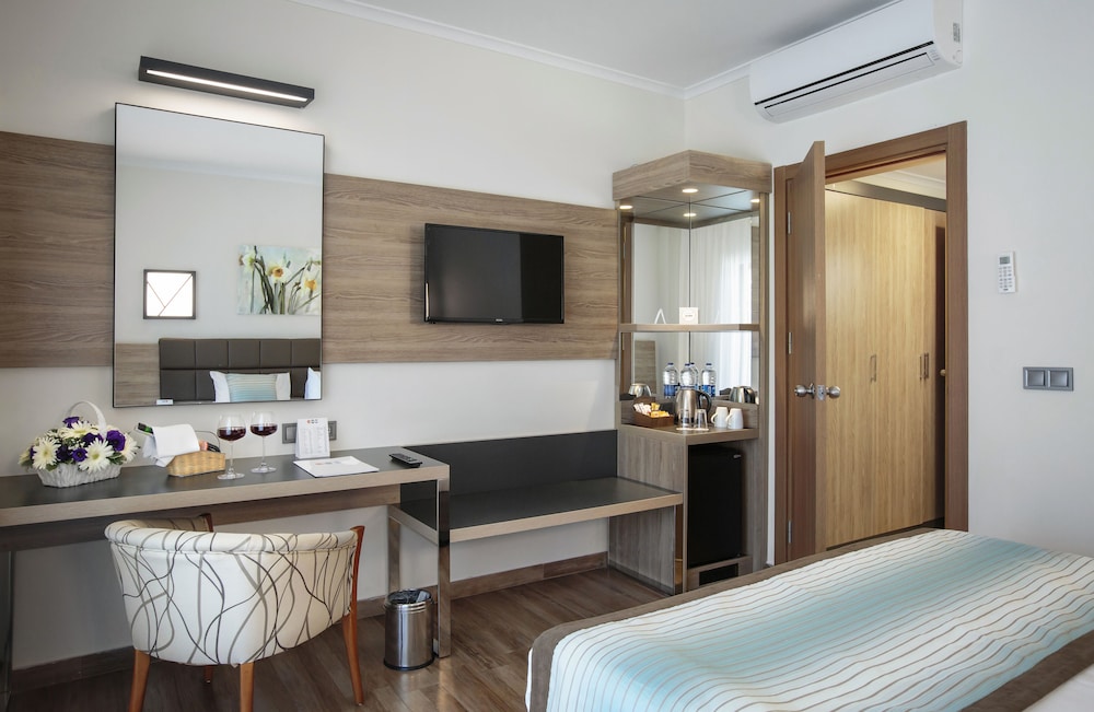 Kimeros Park Holiday Village — Hotel rooms in Kemer