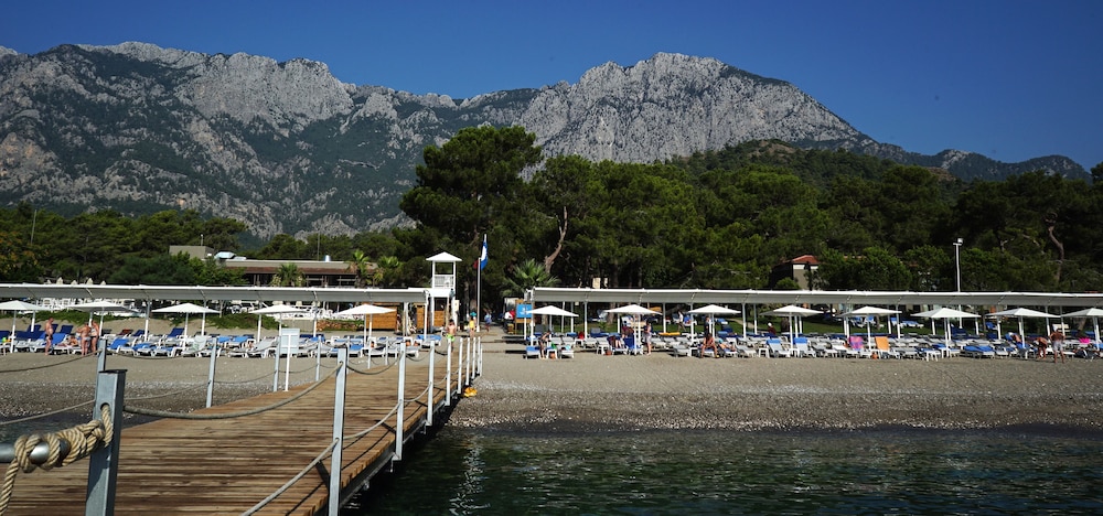 Kimeros Park Holiday Village — Beach in Kemer