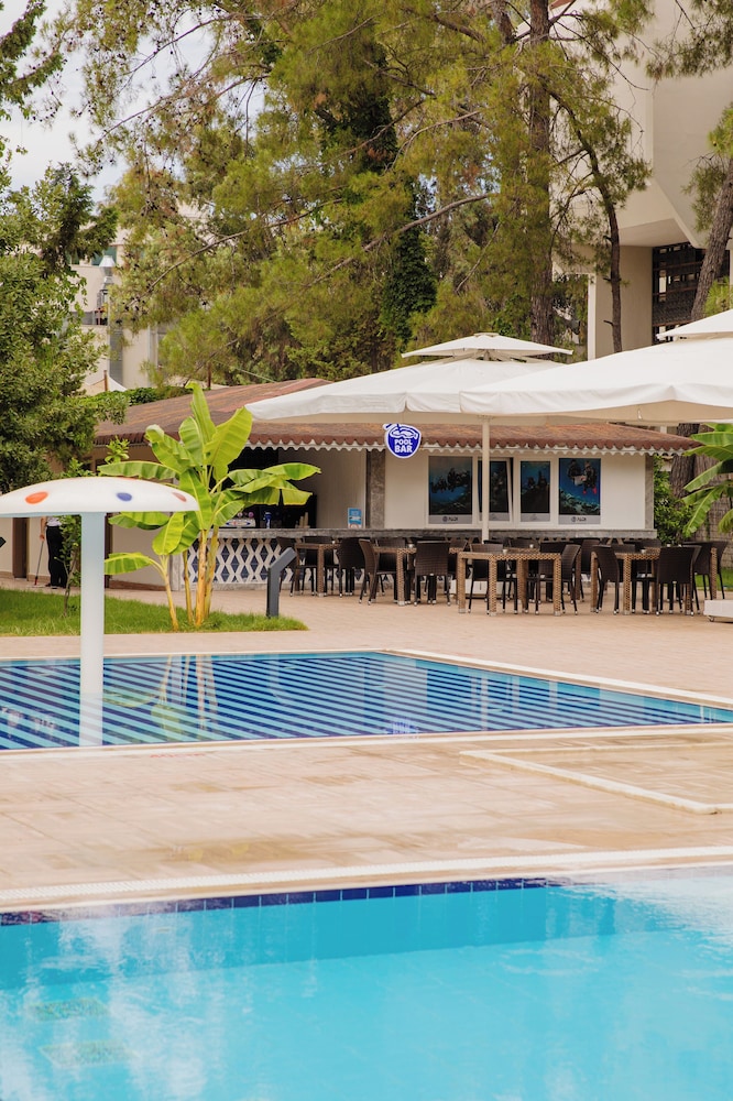 Fun Sun Family Club Saphire — Swimming pool in Kemer