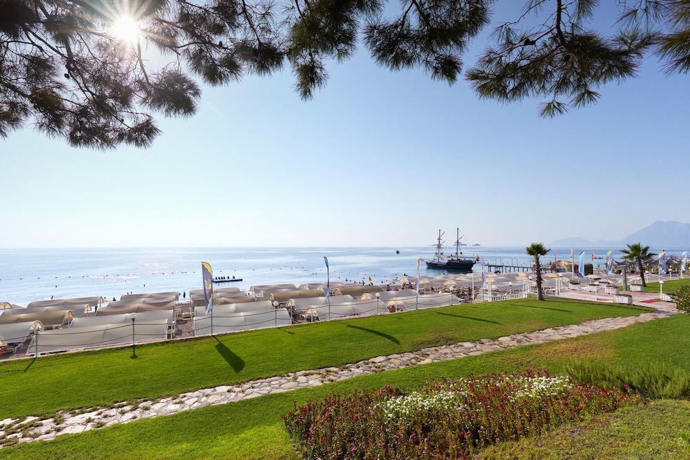 Fun Sun Family Club Saphire — Beach in Kemer