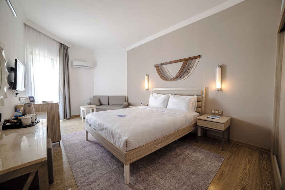 Fun Sun Family Club Saphire — Hotel rooms in Kemer