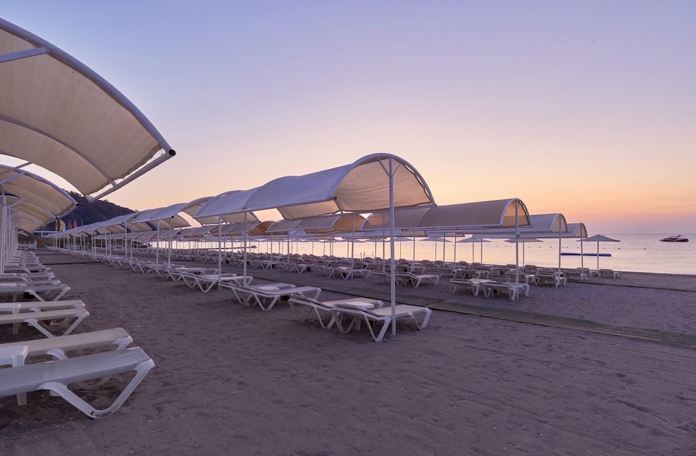 Fun Sun Family Club Saphire — Beach in Kemer
