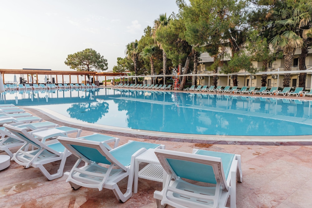 Fun Sun Family Club Saphire — Swimming pool in Kemer