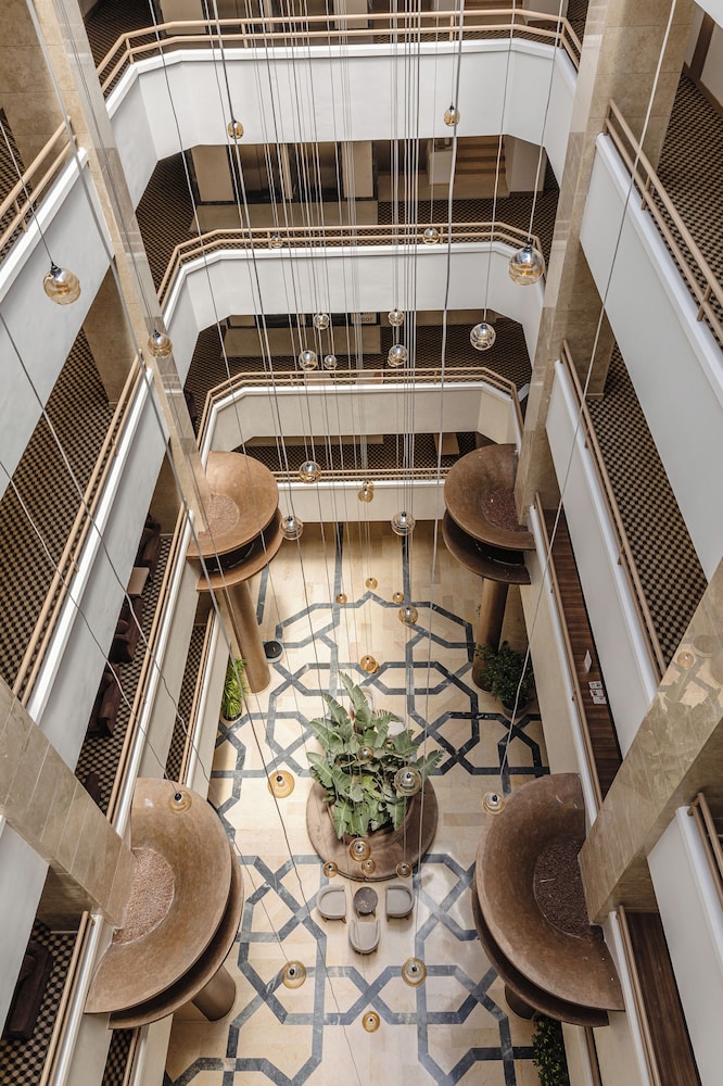 Fun Sun Family Club Saphire — Hotel building in Kemer