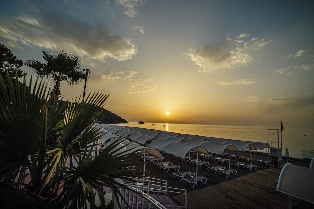Fun Sun Family Club Saphire — Beach in Kemer