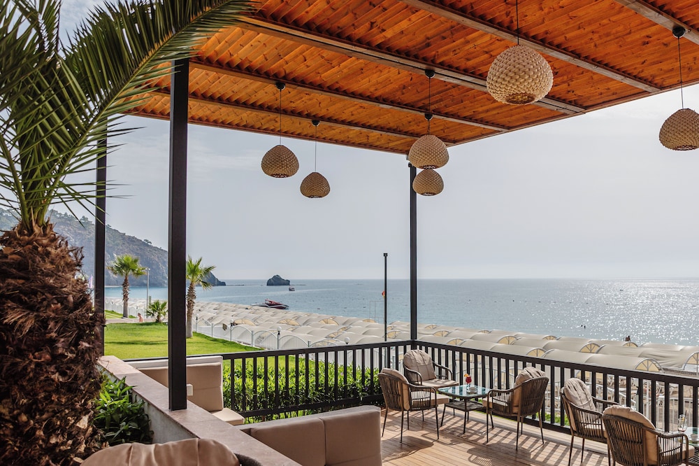 Fun Sun Family Club Saphire — Beach in Kemer