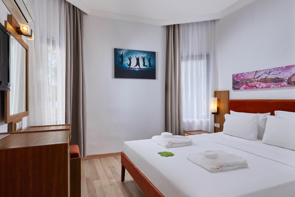 Fun Sun Family Club Saphire — Hotel rooms in Kemer