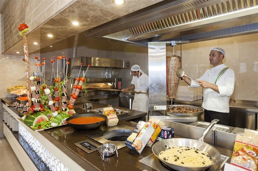 Karmir Resort & Spa - Ultra All Inclusive — Restaurant & bars in Kemer