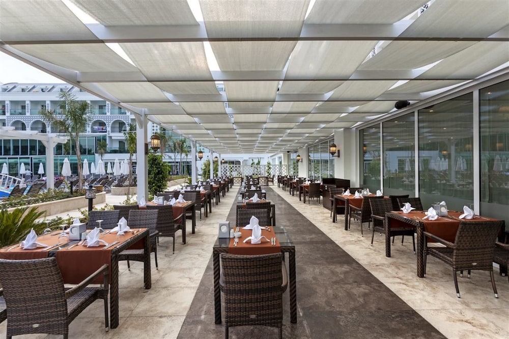 Karmir Resort & Spa - Ultra All Inclusive — Restaurant & bars in Kemer