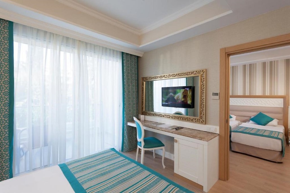 Karmir Resort & Spa - Ultra All Inclusive — Hotel rooms in Kemer