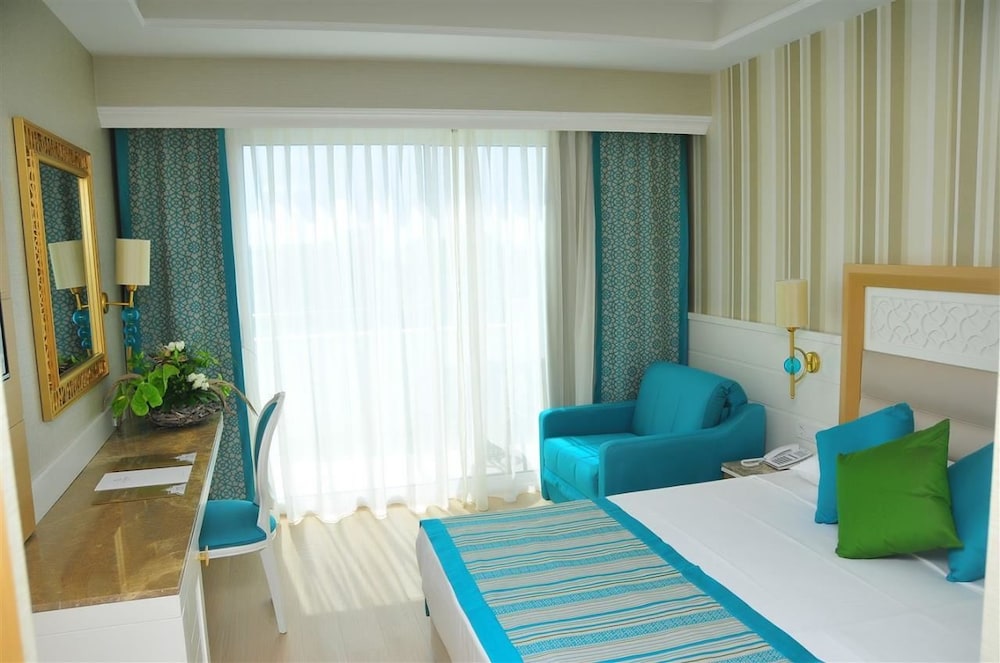 Karmir Resort & Spa - Ultra All Inclusive — Hotel rooms in Kemer