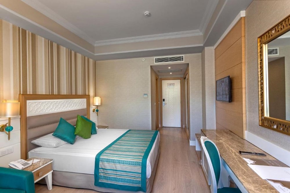 Karmir Resort & Spa - Ultra All Inclusive — Hotel rooms in Kemer