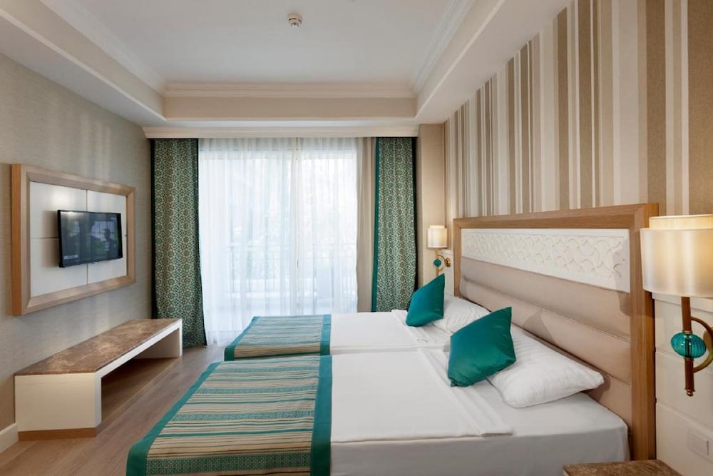 Karmir Resort & Spa - Ultra All Inclusive — Hotel rooms in Kemer