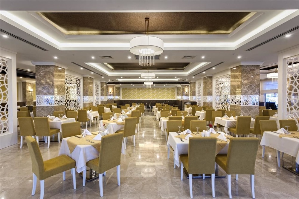 Karmir Resort & Spa - Ultra All Inclusive — Restaurant & bars in Kemer