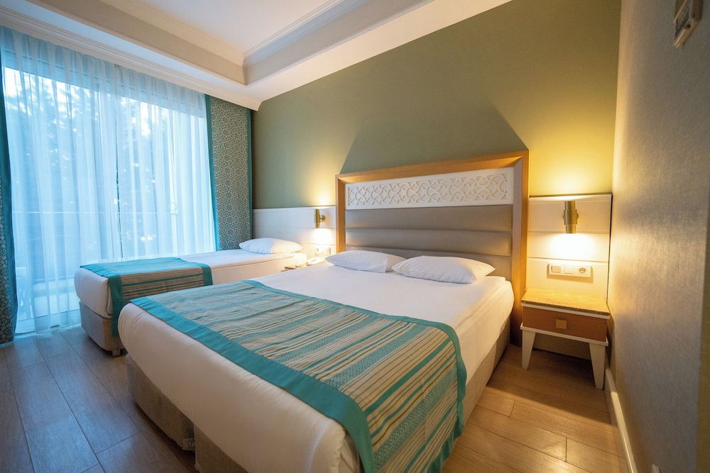 Karmir Resort & Spa - Ultra All Inclusive — Hotel rooms in Kemer