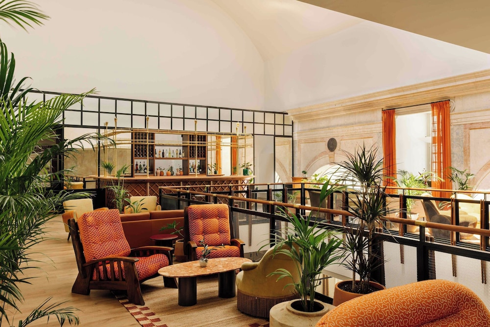 Locke de Santa Joana — Restaurant & bars in Lisbon, Lisboa