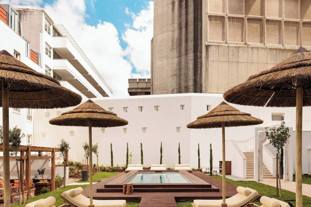Locke de Santa Joana — Swimming pool in Lisbon, Lisboa
