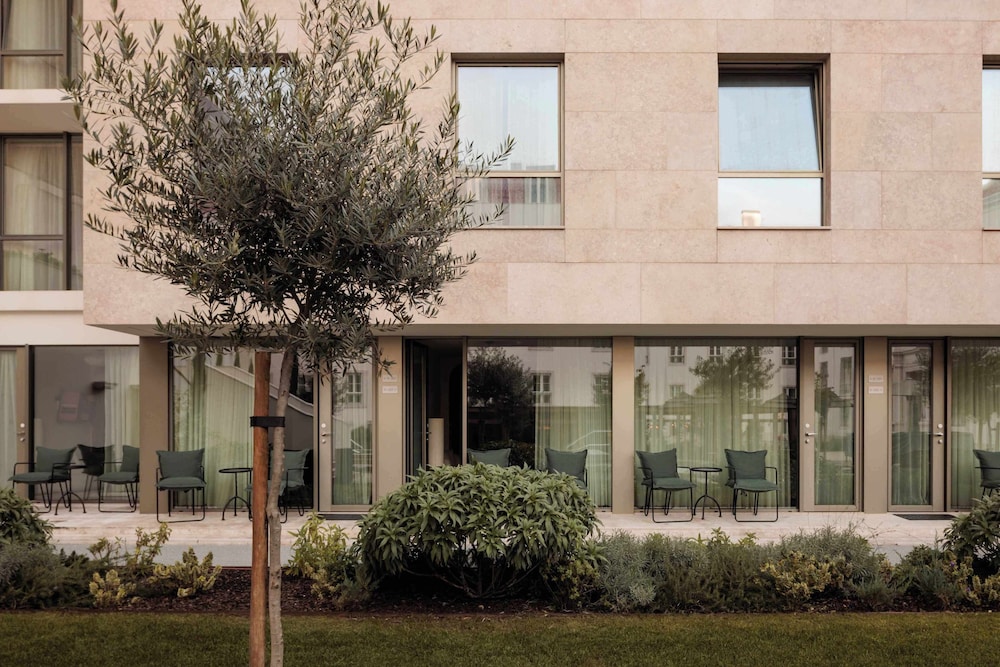 Locke de Santa Joana — Hotel building in Lisbon, Lisboa