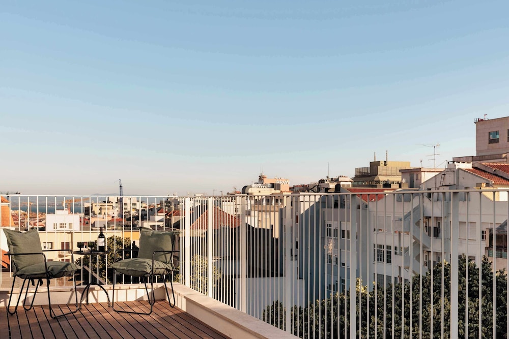 Locke de Santa Joana — Attractions in the area in Lisbon, Lisboa