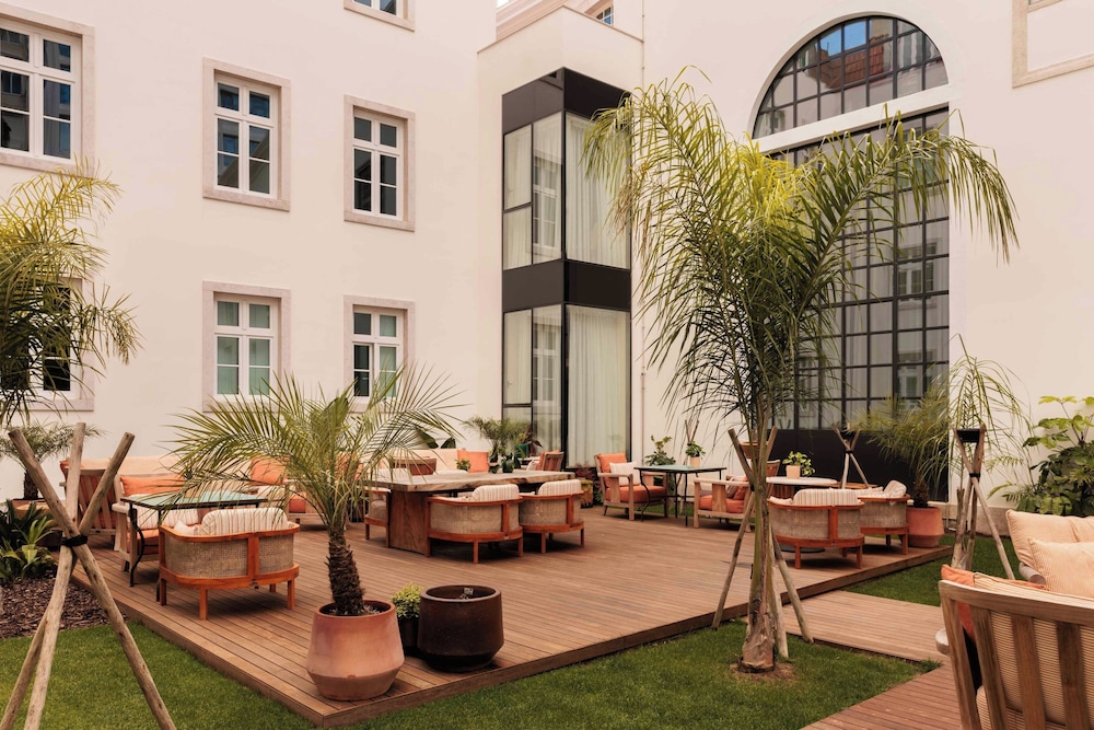 Locke de Santa Joana — Restaurant & bars in Lisbon, Lisboa