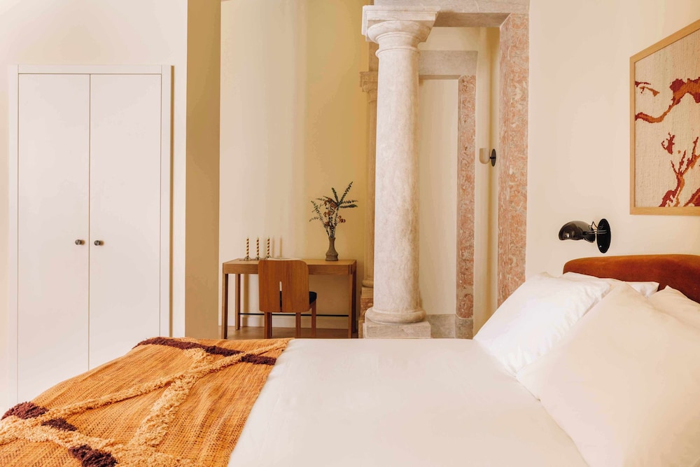 Locke de Santa Joana — Hotel rooms in Lisbon, Lisboa