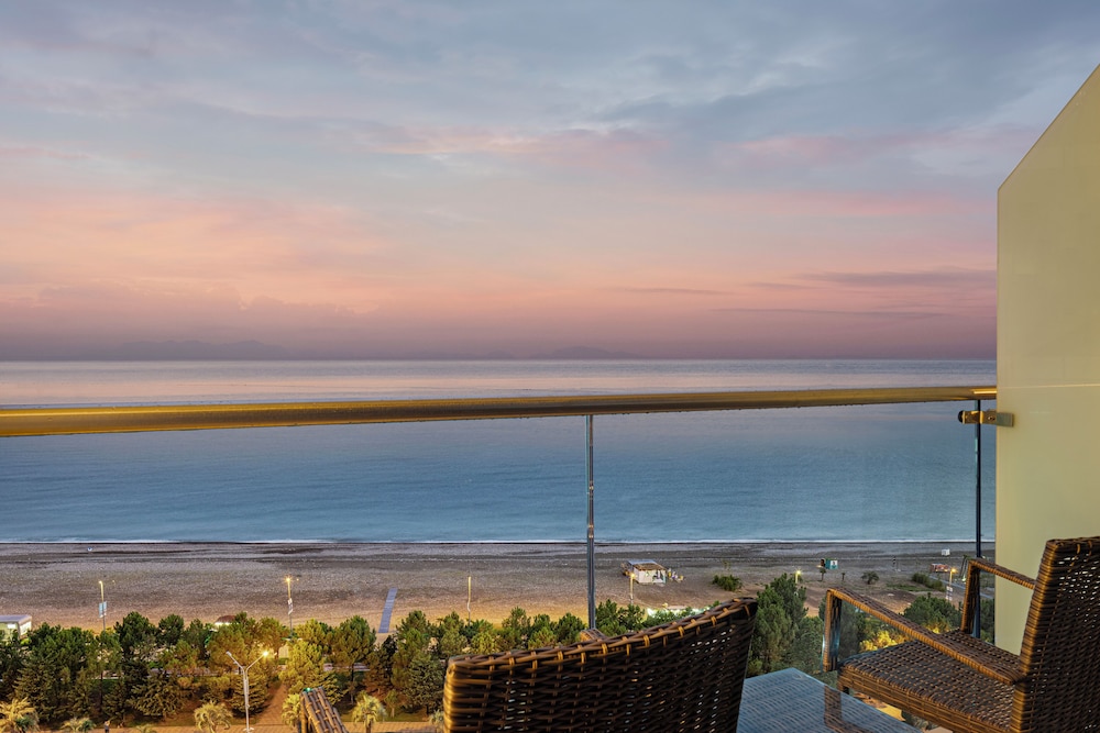 Hilton Batumi - zdjęcie 4