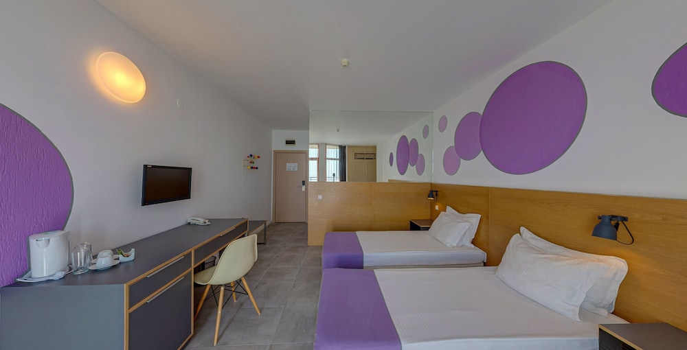 Sunrise Hotel — Hotel rooms in Golden Sands, Varna Region