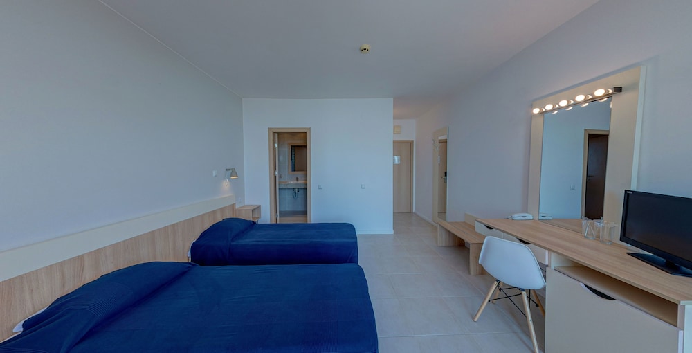 Sunrise Hotel — Hotel rooms in Golden Sands, Varna Region
