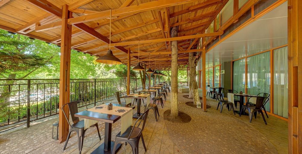 Sunrise Hotel — Restaurant & bars in Golden Sands, Varna Region