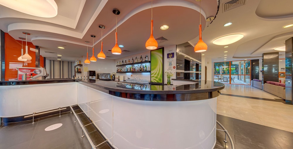 Sunrise Hotel — Restaurant & bars in Golden Sands, Varna Region