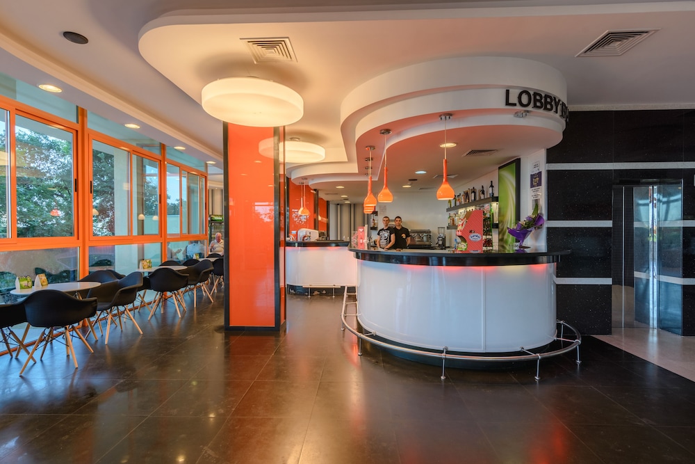 Sunrise Hotel — Restaurant & bars in Golden Sands, Varna Region