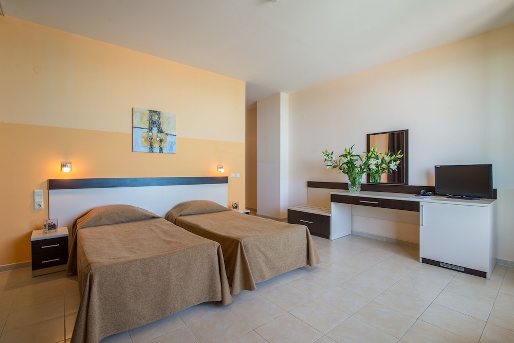 Sunrise Hotel — Hotel rooms in Golden Sands, Varna Region