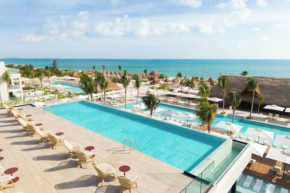 Excellence Coral Playa Mujeres - Adults Only All Inclusive — Swimming pool in Playa Mujeres, Quintana Roo