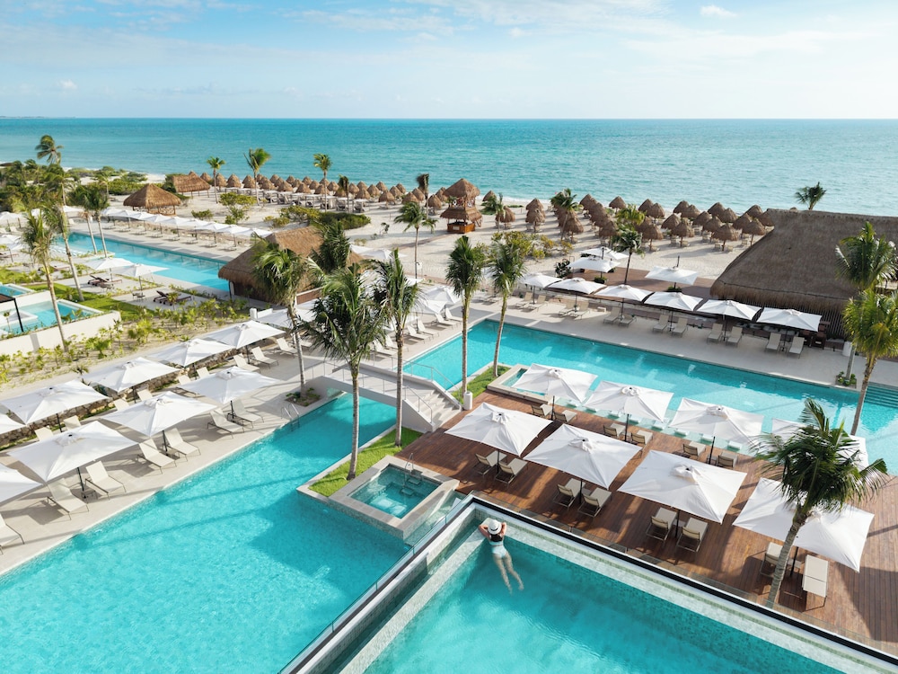 Excellence Coral Playa Mujeres - Adults Only All Inclusive — Swimming pool in Playa Mujeres, Quintana Roo