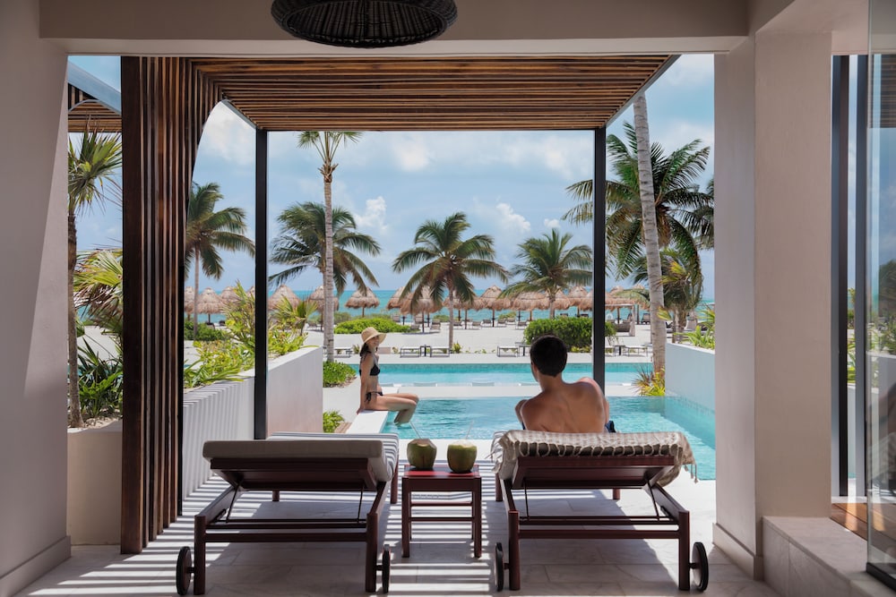 Excellence Coral Playa Mujeres - Adults Only All Inclusive — Swimming pool in Playa Mujeres, Quintana Roo