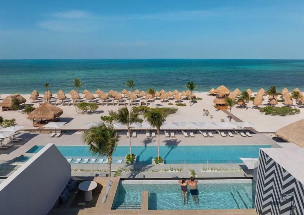 Excellence Coral Playa Mujeres - Adults Only All Inclusive — Swimming pool in Playa Mujeres, Quintana Roo