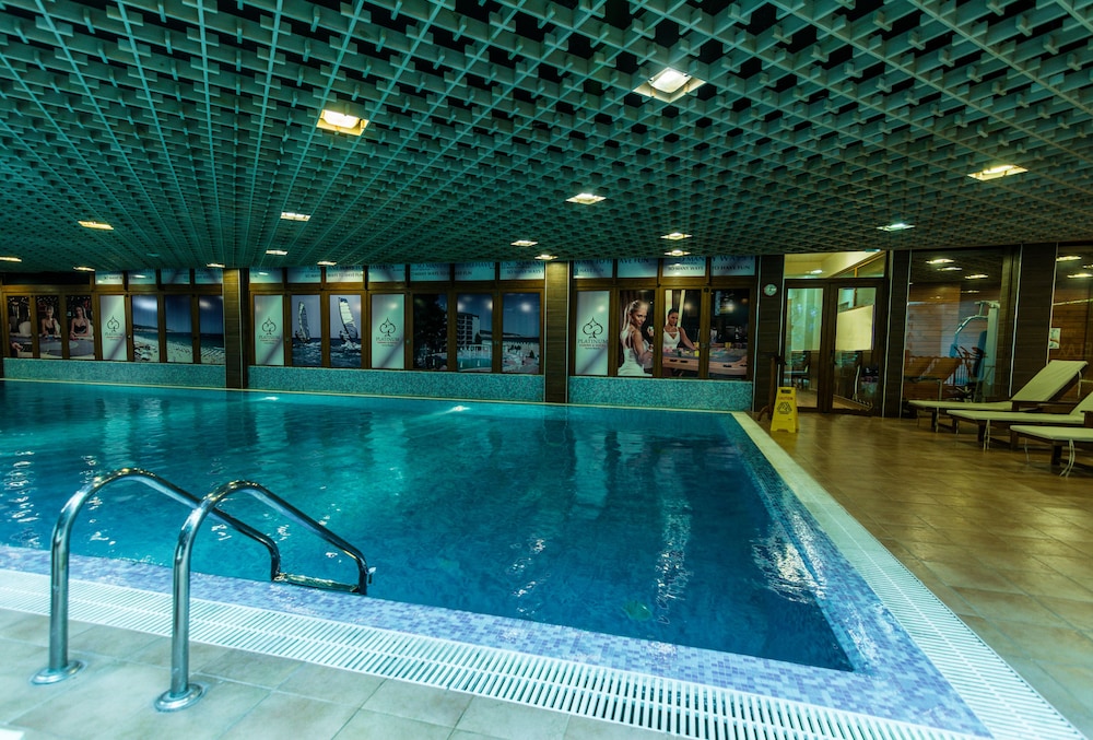 Platinum Hotel & Casino, Bansko — Swimming pool in Bansko, Blagoevgrad