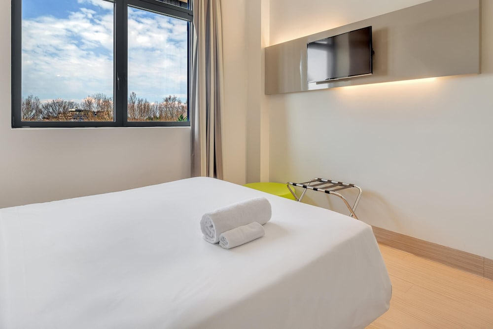 B&B Hotel Milano San Siro — Hotel rooms in Milan, Lombardy