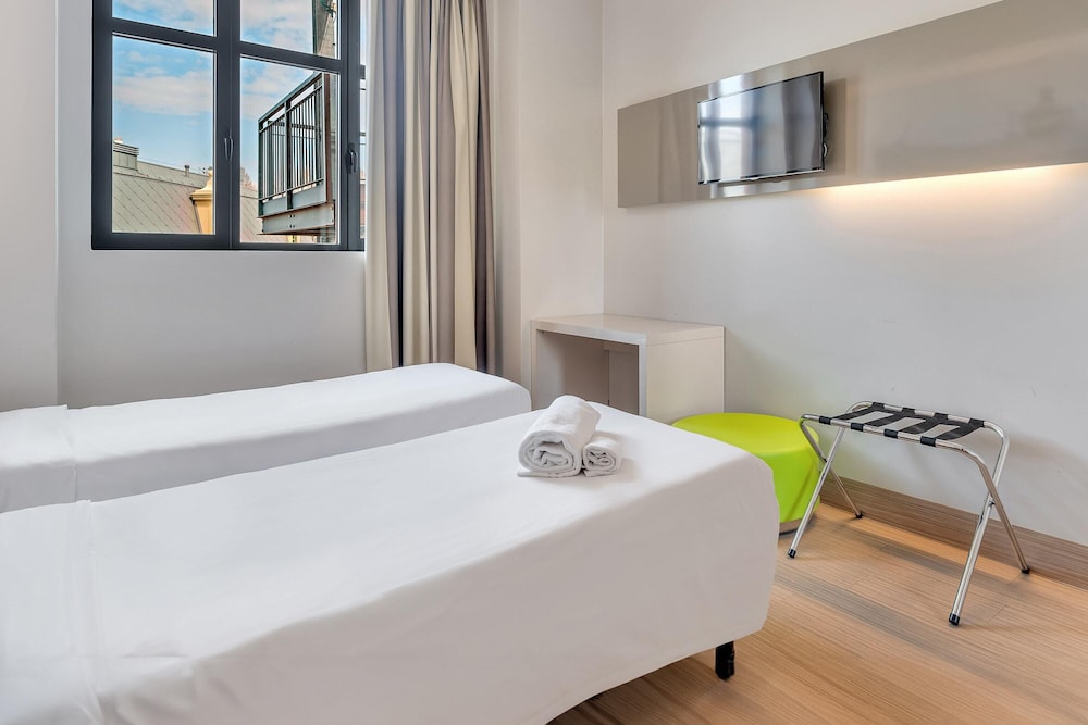 B&B Hotel Milano San Siro — Hotel rooms in Milan, Lombardy