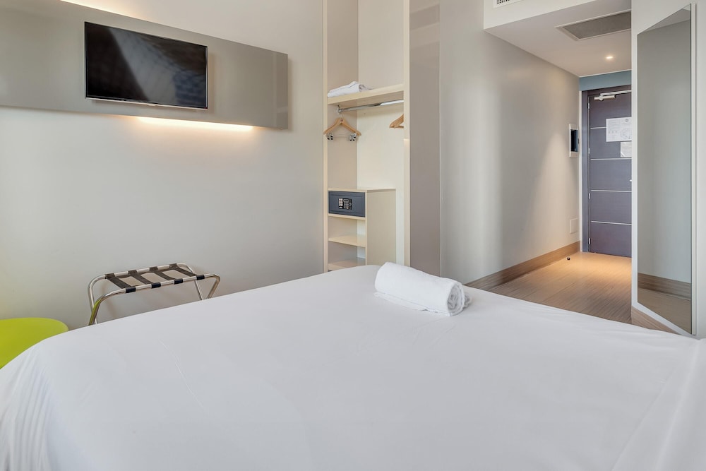 B&B Hotel Milano San Siro — Hotel rooms in Milan, Lombardy