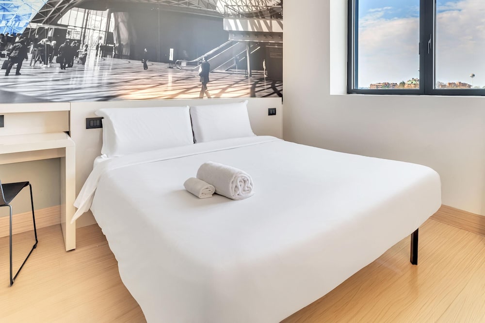 B&B Hotel Milano San Siro — Hotel rooms in Milan, Lombardy