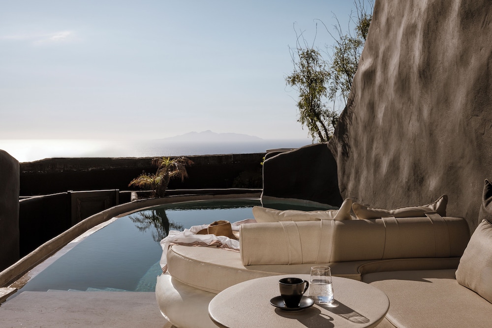 One of One Hotel — Swimming pool in Imerovigli, South Aegean