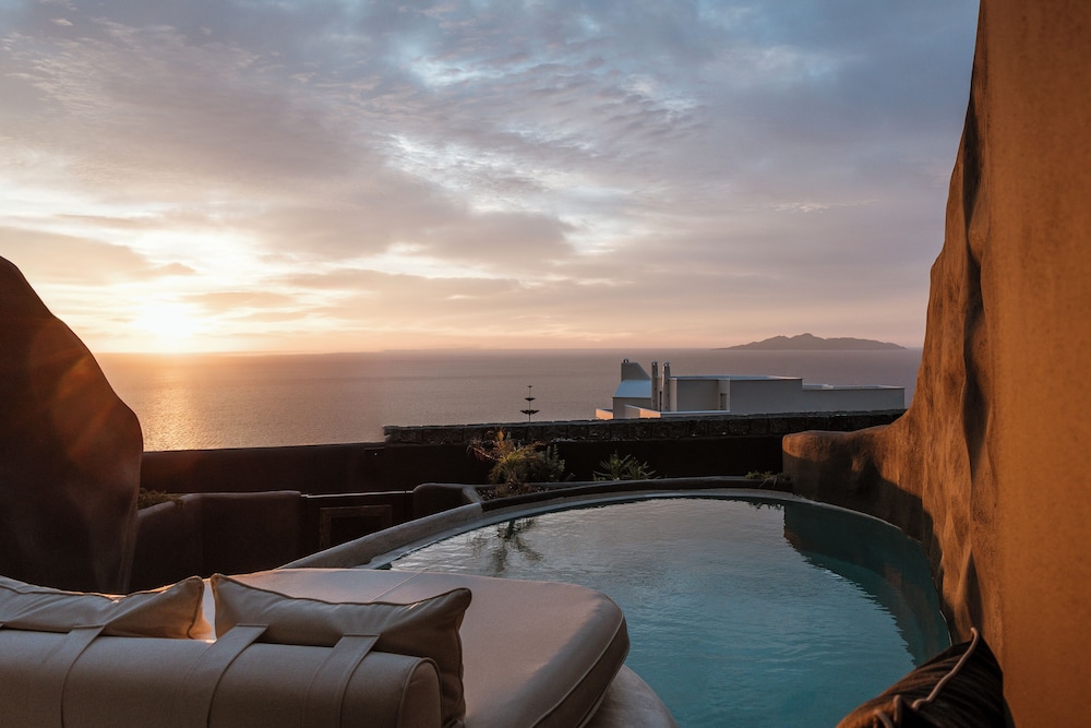 One of One Hotel — Swimming pool in Imerovigli, South Aegean