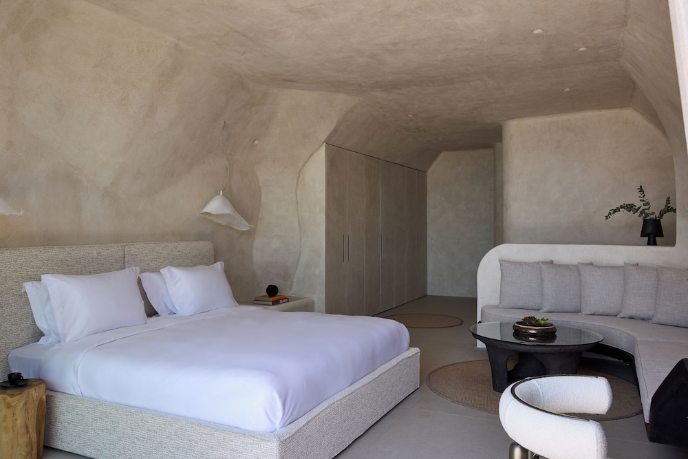 One of One Hotel — Hotel rooms in Imerovigli, South Aegean