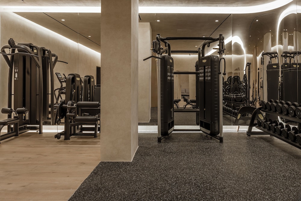 One of One Hotel — Sports & recreation in Imerovigli, South Aegean