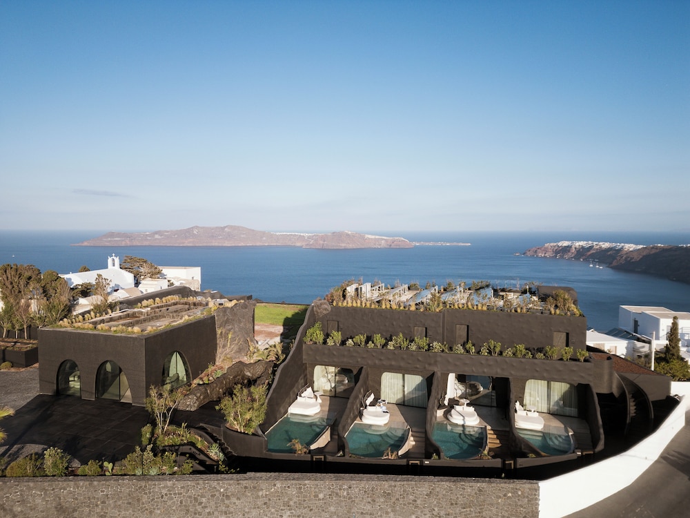 One of One Hotel — Hotel building in Imerovigli, South Aegean