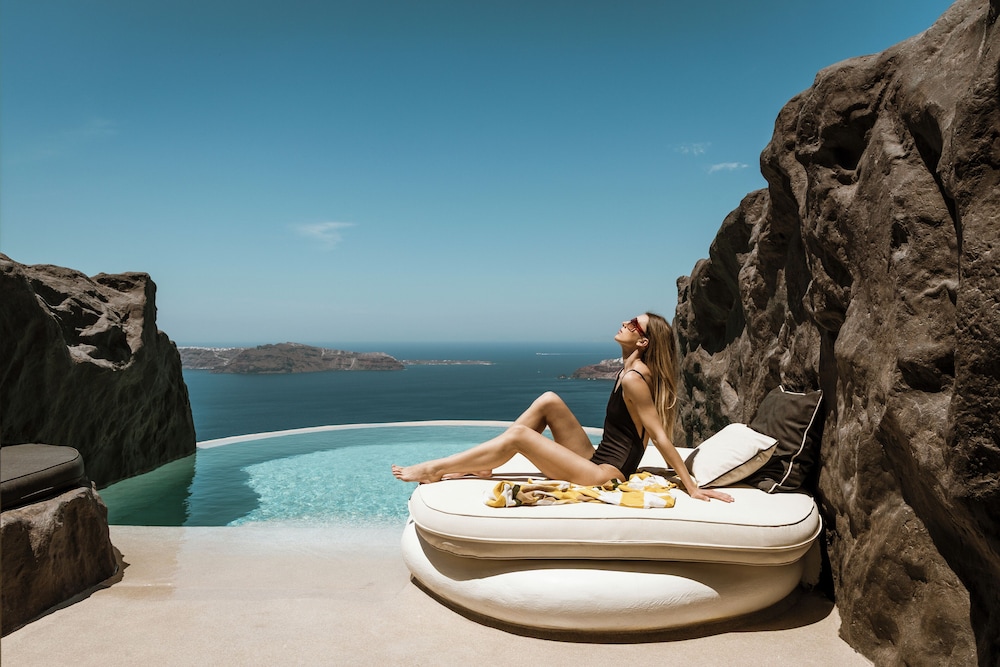 One of One Hotel — Swimming pool in Imerovigli, South Aegean