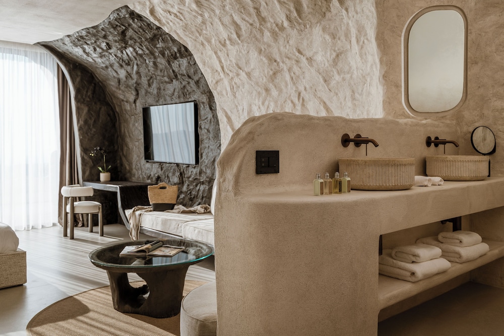 One of One Hotel — Hotel rooms in Imerovigli, South Aegean
