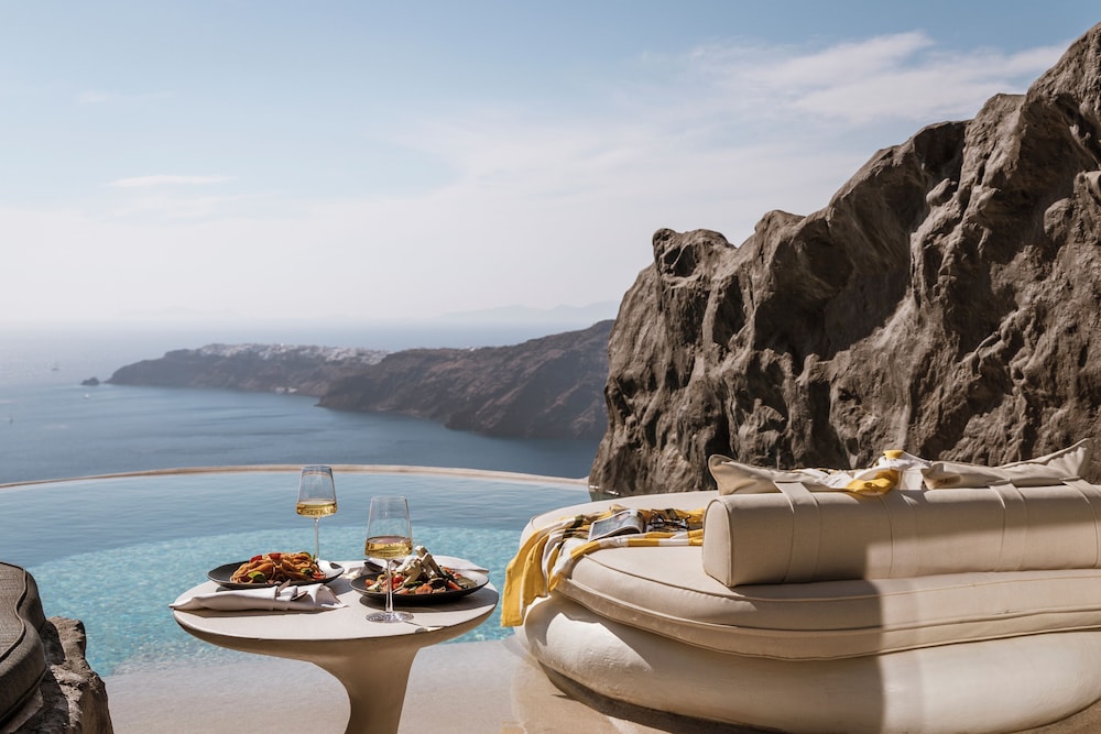 One of One Hotel — Swimming pool in Imerovigli, South Aegean